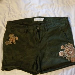 Torrid embellished shorts